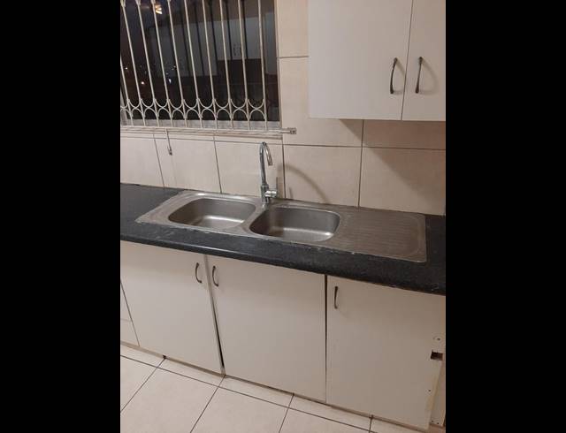 2 BEDROOM PROPERTY TO RENT IN OVERPORT